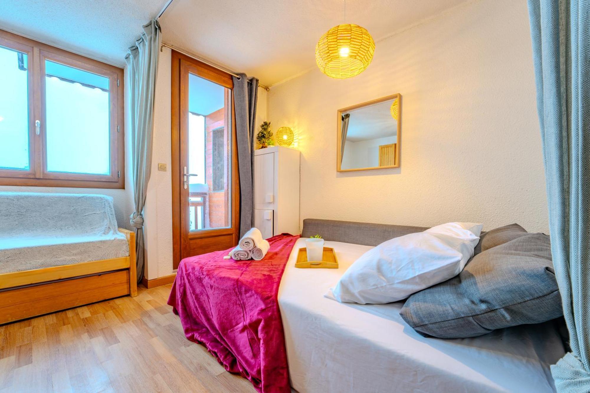 Apartment In-out, Heart Of Spacious Flat , Wifi A9 Val Thorens
